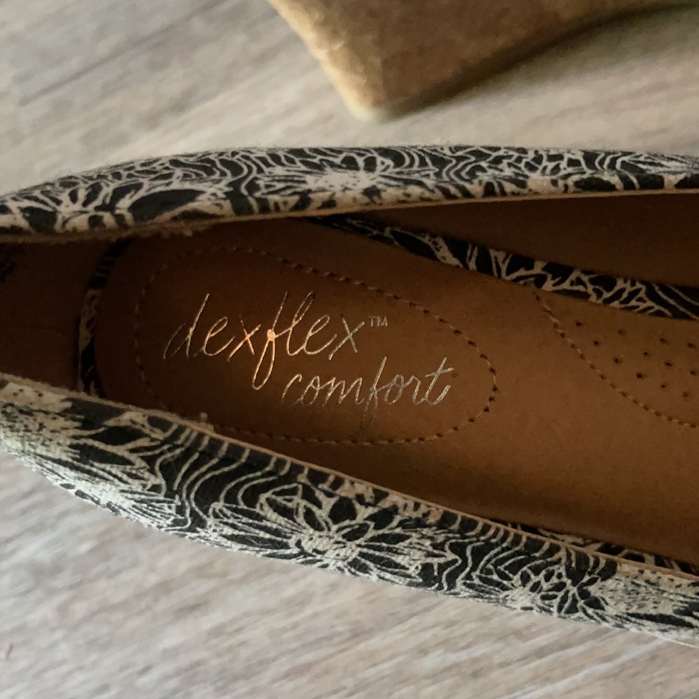dexflex comfort Floral Black and Cream Wedge Sandals - Picture 10 of 16